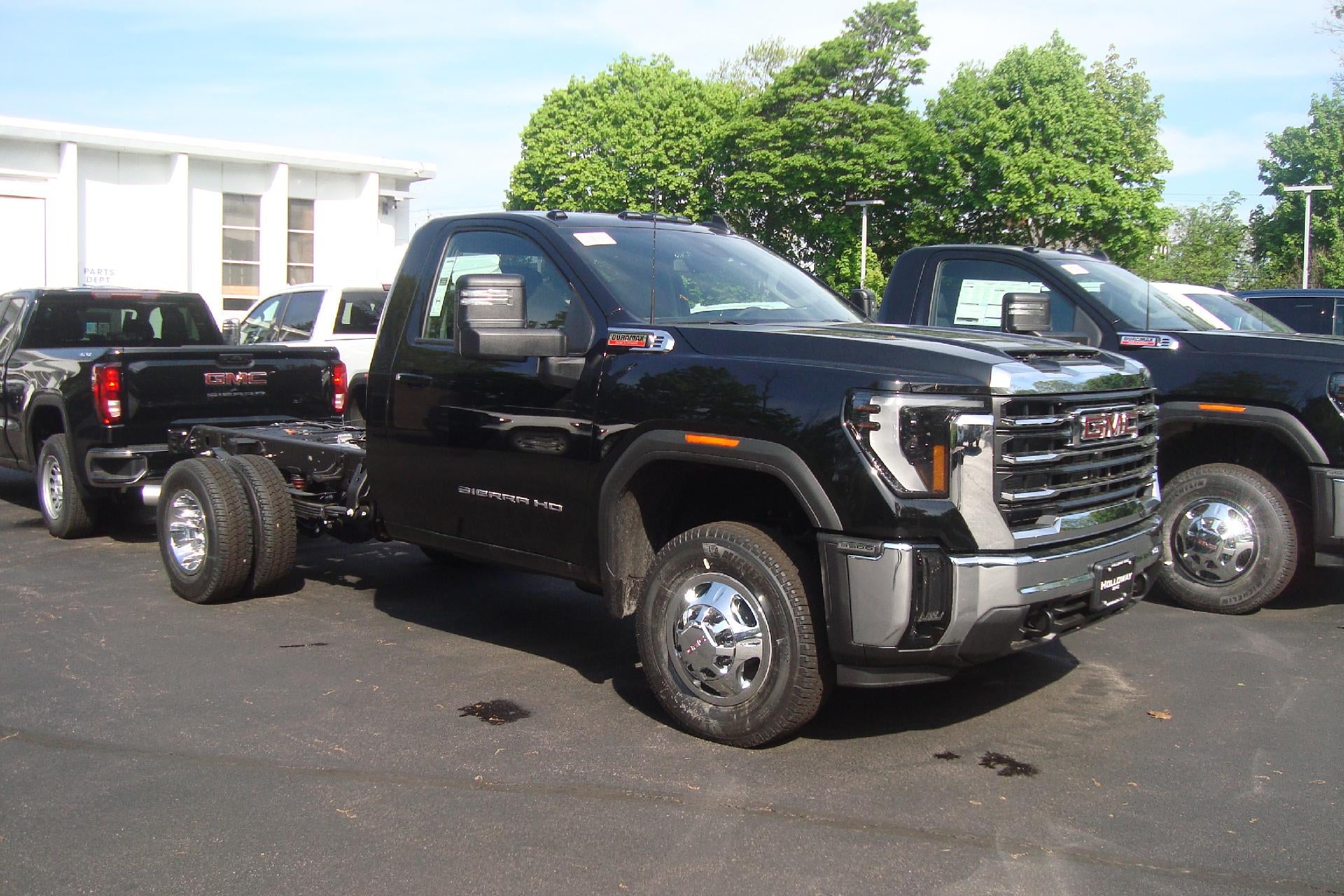 2026 GMC Sierra 3500 HD Chassis Cab SLE in Onyx Black — front three-quarter view