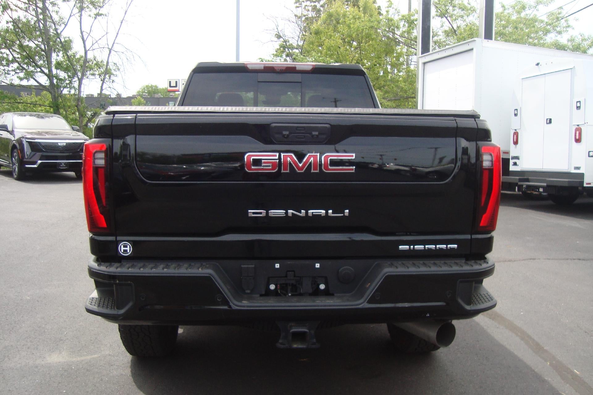2025 GMC Sierra 2500 HD — detail view