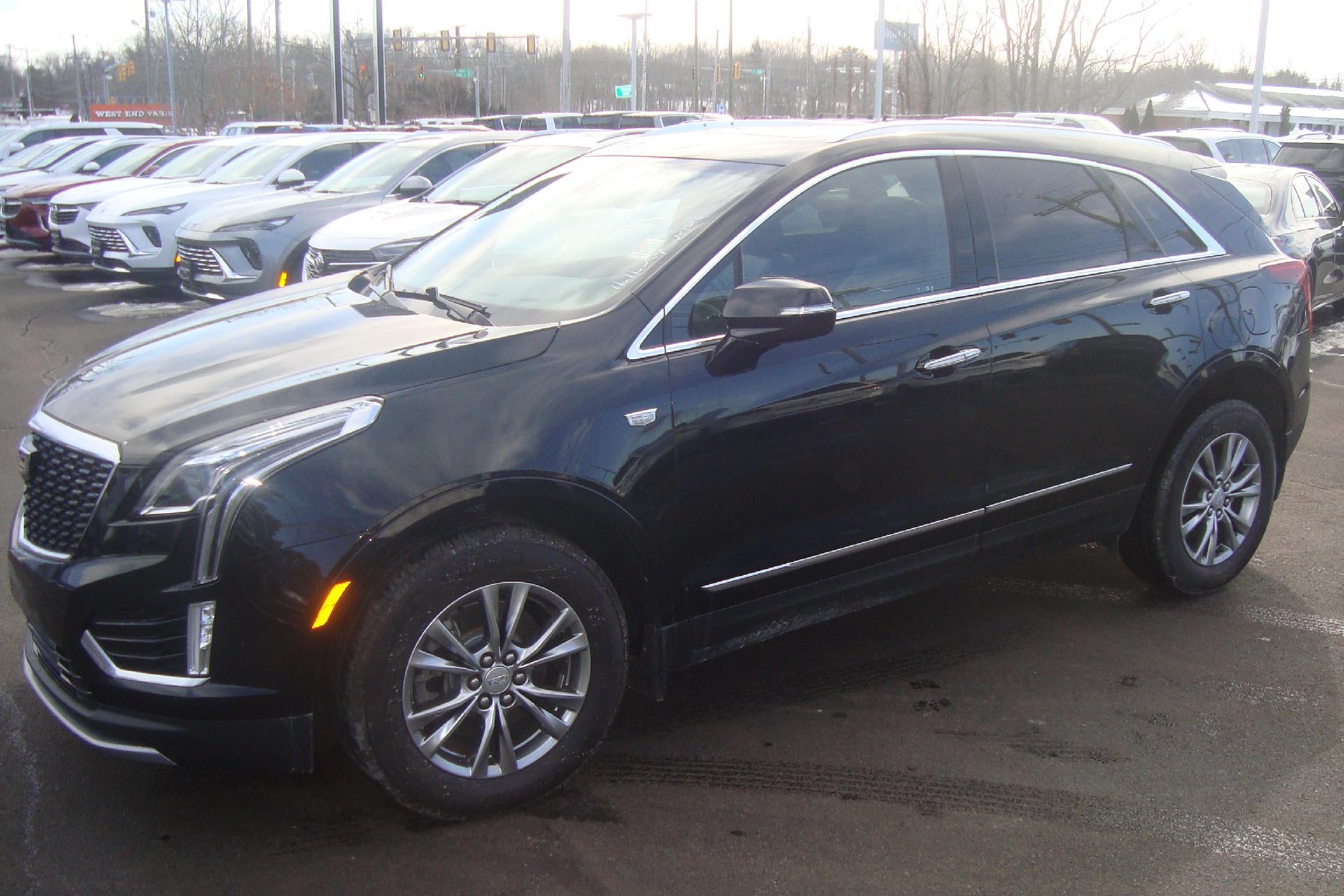 2022 Cadillac XT5 AWD Premium Luxury in Stellar Black Metallic — front three-quarter view