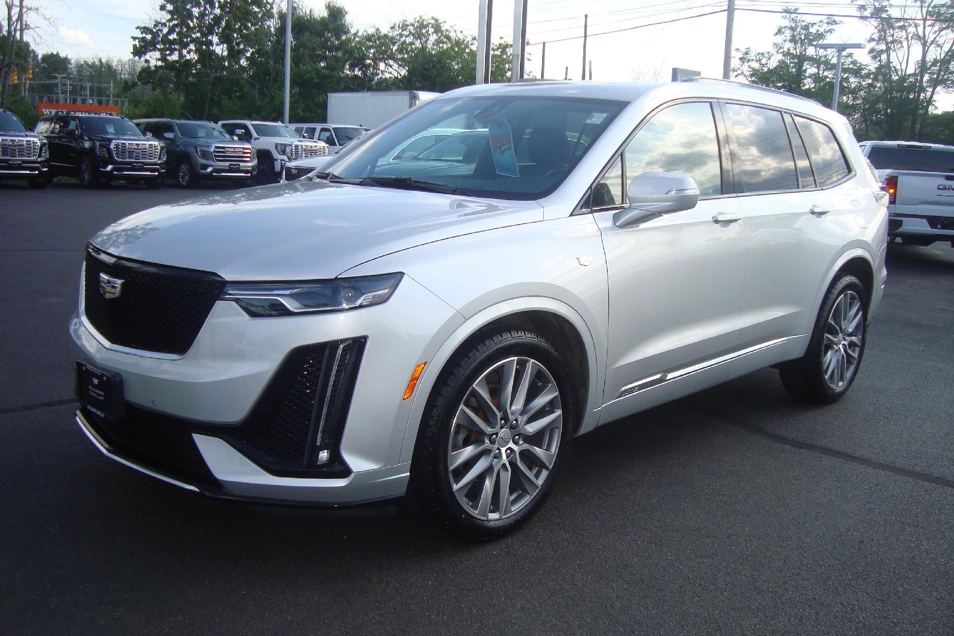 2020 Cadillac XT6 AWD Sport in Radiant Silver Metallic — front three-quarter view